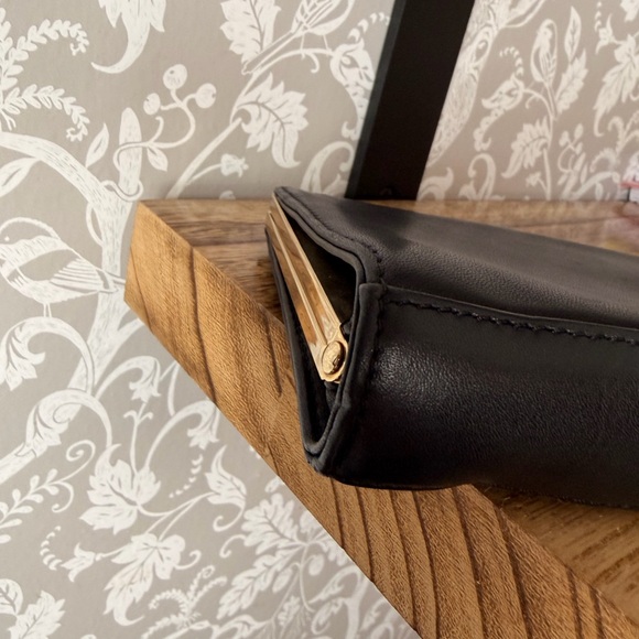 Anne Klein Vintage Black Smooth Leather Medallion Framed Clutch Gold Hardware - Picture 9 of 16